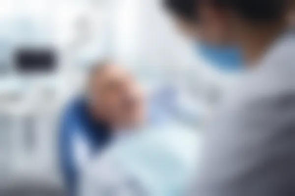 广州广大口腔烤瓷牙费用现仅需2500元起，原价3000元起，尽享超值服务！