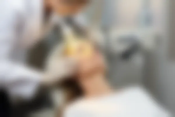 武汉伊丽莎白医疗美容诊所保养素缩鼻头项目现价3880元起，现推出限时优惠活动，特价仅需2880元起，促销机会不容错过！附带详细价目表。