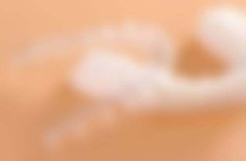 70岁老人种植牙治疗或手术成效通常能维持多久？常见变化路径