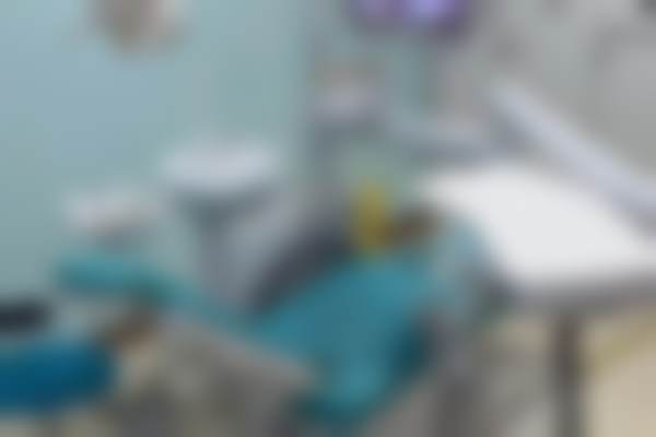 从郑州小天鹅口腔崔医生的资质背景看,无渠道医生关联痕迹