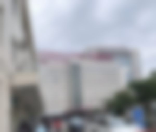 昆明医 科 大学附属第一医院眼科地理位置便于到院。