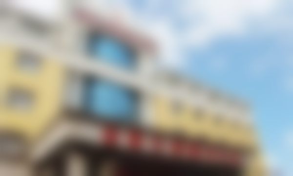 南阳尖峰眼科医院地理位置便于到院。